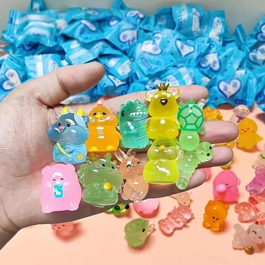 Evlira Luminous Animal Blind Bags - 50pcs of glow in the dark animal toys held in hand